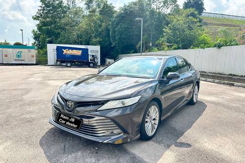 Old 2018 Toyota Camry 2.5V